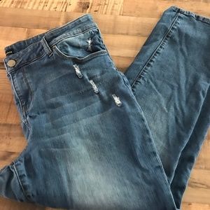 Ivan & Ryan distressed Skinny Jeans 18